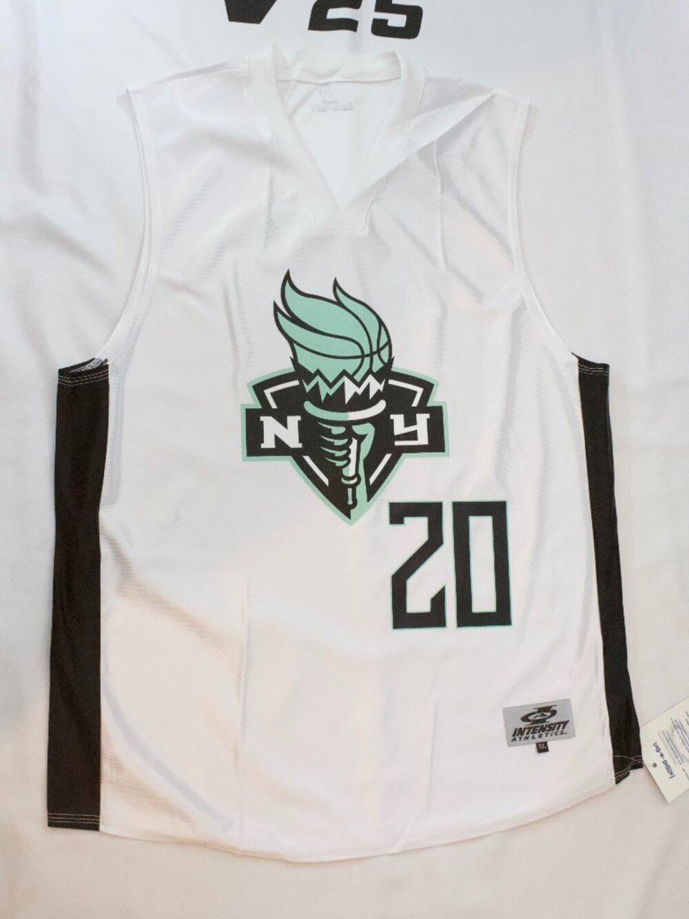 NEW Men’s NY Liberty Sabrina Ionescu White Jersey Size XL